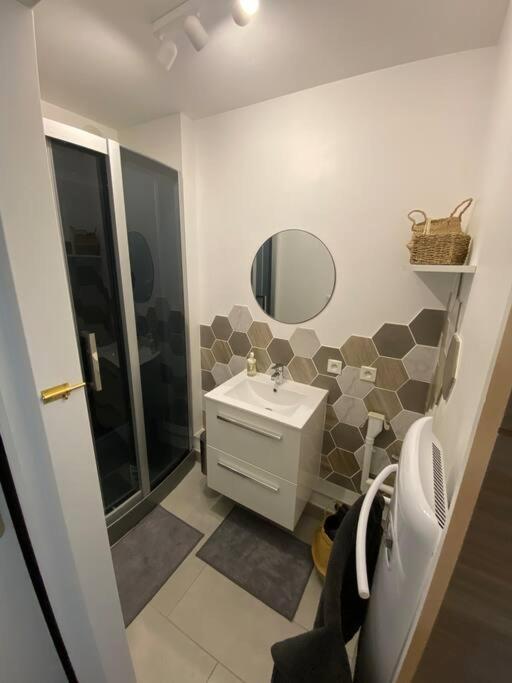 A 50 M De La Plage, Appartement De 35 M2 : Les Pieds Sales Brehal Ngoại thất bức ảnh